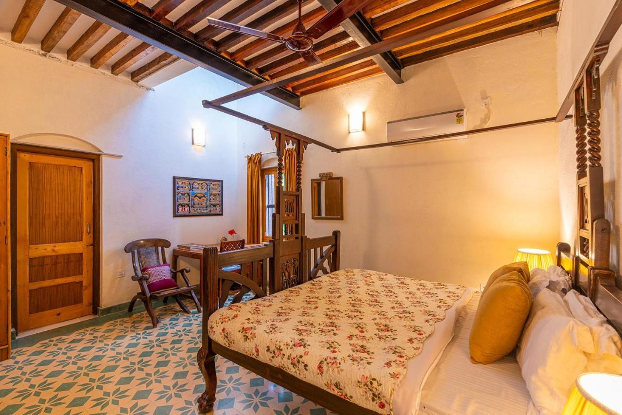 Stayvista'S Peepal Haveli - Rustic Kothi With Terrace, Breathtaking View & Bonfire Narainpur  Ngoại thất bức ảnh