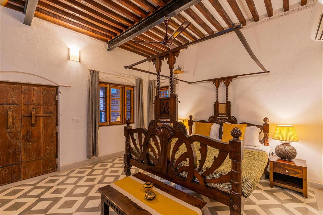 Stayvista'S Peepal Haveli - Rustic Kothi With Terrace, Breathtaking View & Bonfire Narainpur  Ngoại thất bức ảnh